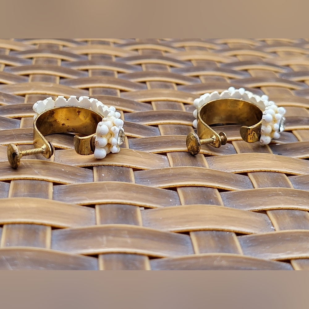 Vintage goldtone beaded hoops, 1" - Picture 5 of 11